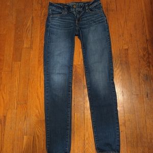 American Eagle Low Rise Straight Leg Jeans